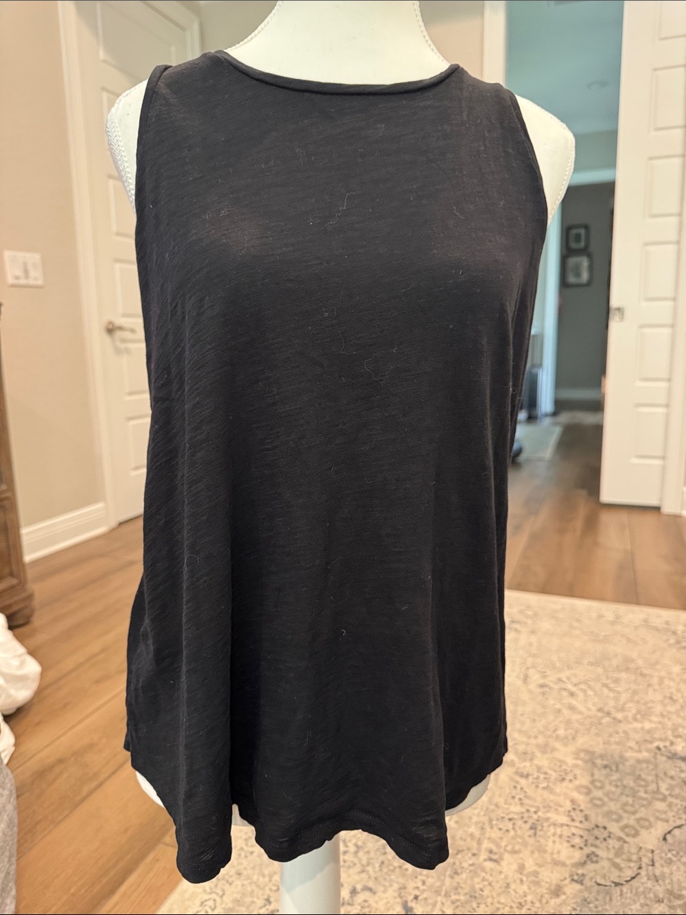 LOFT Black Sleeveless Swing Tank Top